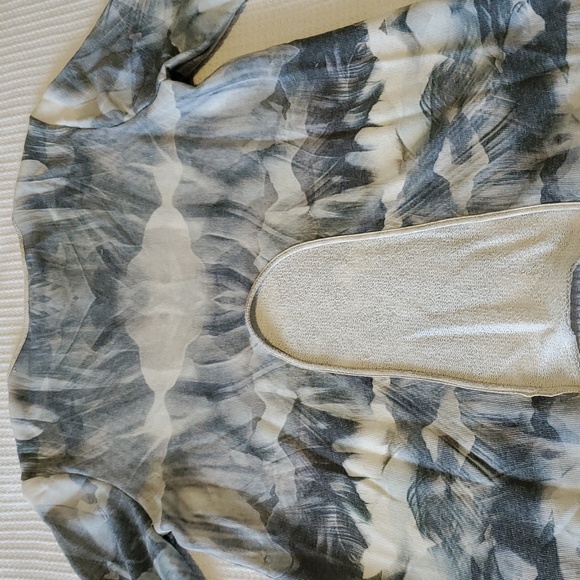 Joanne Beck 3/4 sleeve womens top size S blue & off white new with tags - Picture 7 of 8